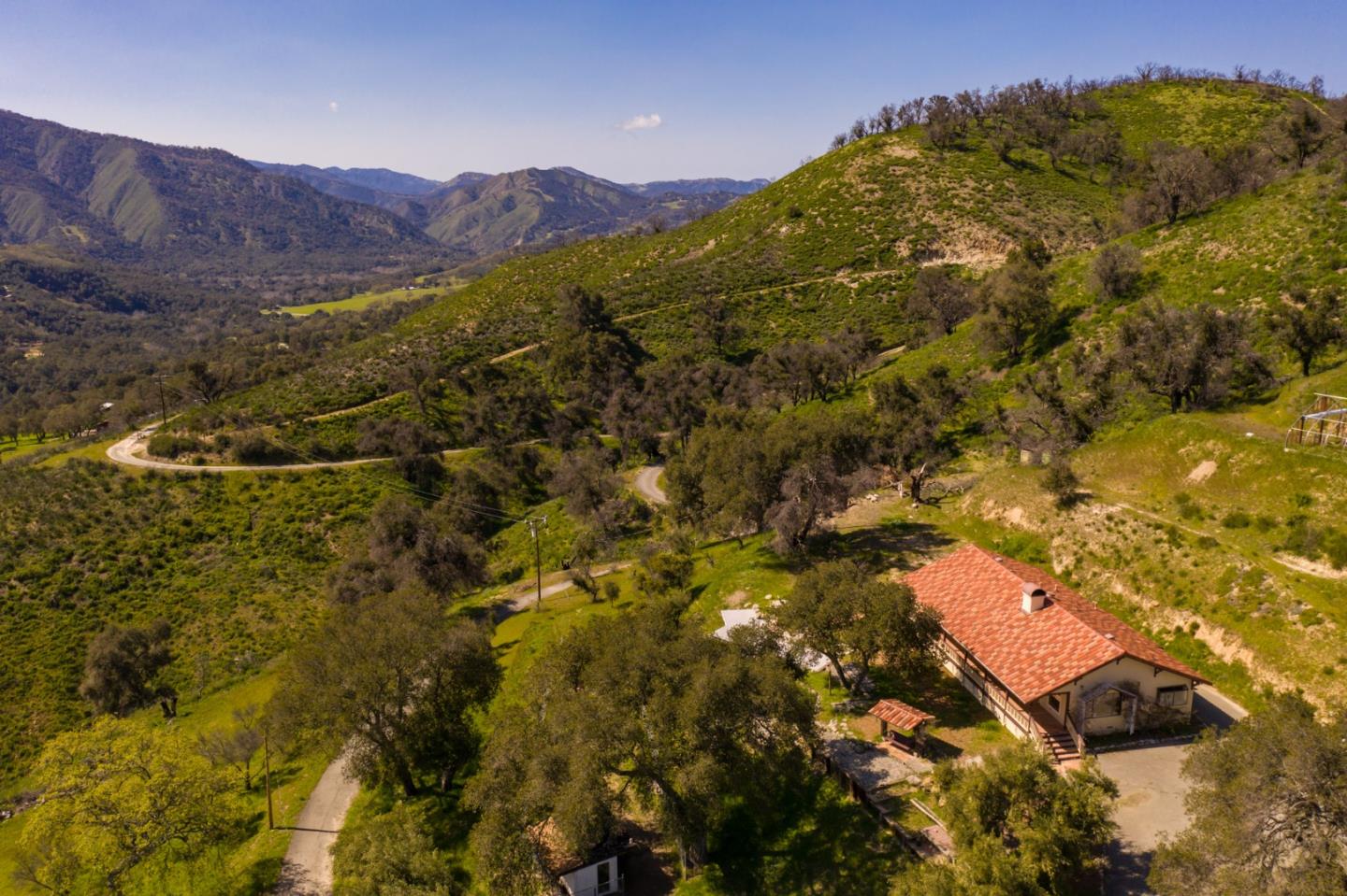 Detail Gallery Image 5 of 29 For 19231 Cachagua Rd, Carmel Valley,  CA 93924 - 3 Beds | 2 Baths