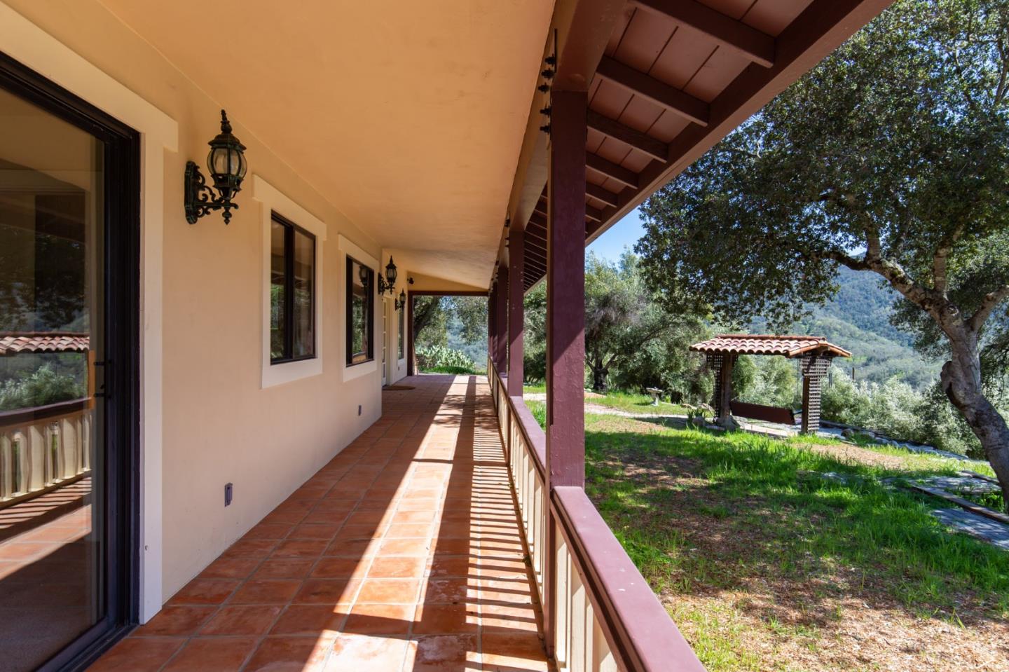 Detail Gallery Image 8 of 29 For 19231 Cachagua Rd, Carmel Valley,  CA 93924 - 3 Beds | 2 Baths