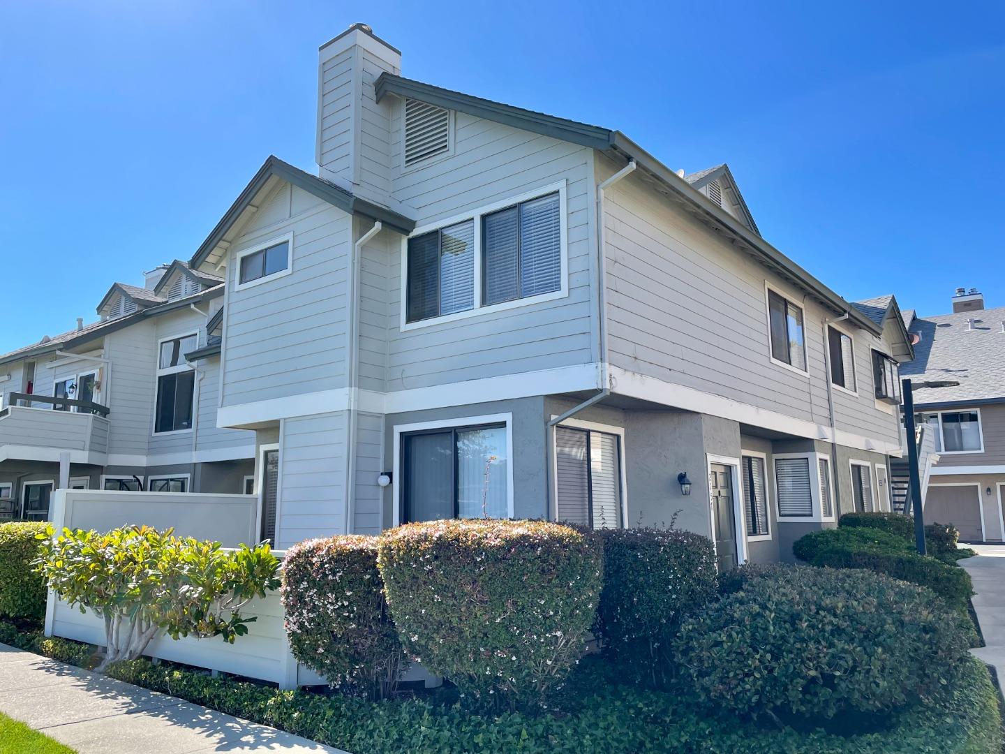 Detail Gallery Image 1 of 1 For 2157 Vista Del Mar, San Mateo,  CA 94404 - 3 Beds | 2/1 Baths