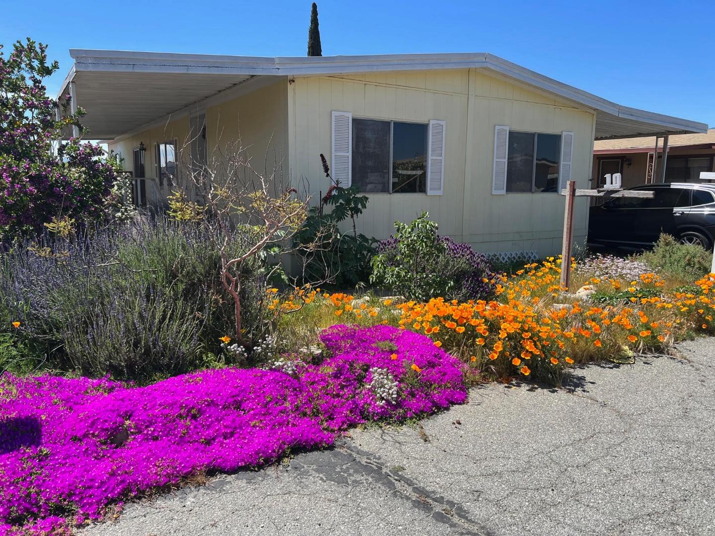 Detail Gallery Image 3 of 20 For 311 Orchard Ln #10,  Soledad,  CA 93960 - 3 Beds | 2 Baths