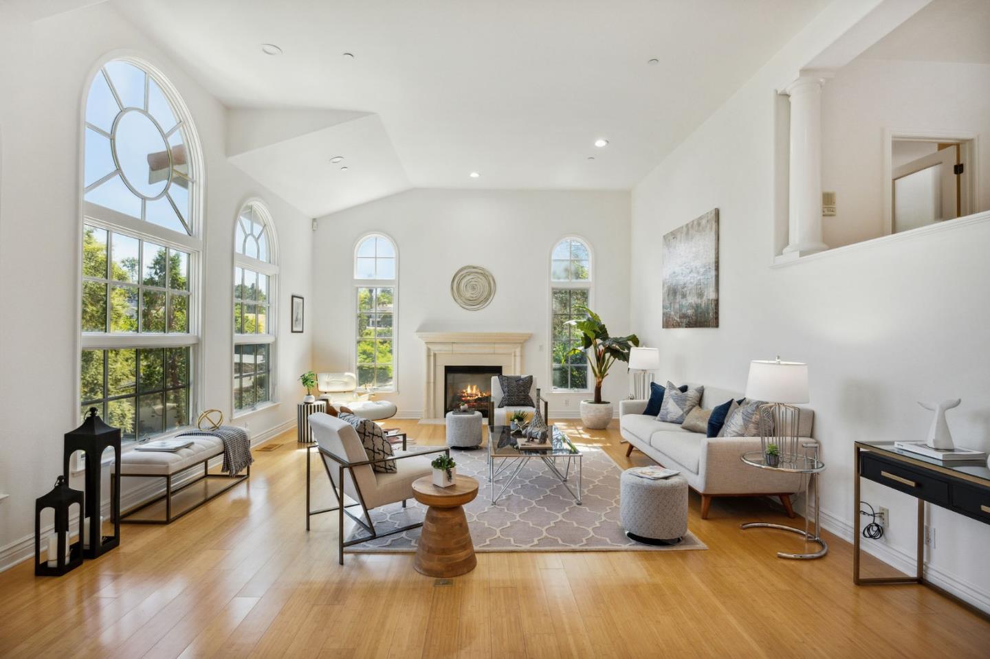 Photo of 2 Lois Ln in Lafayette, CA
