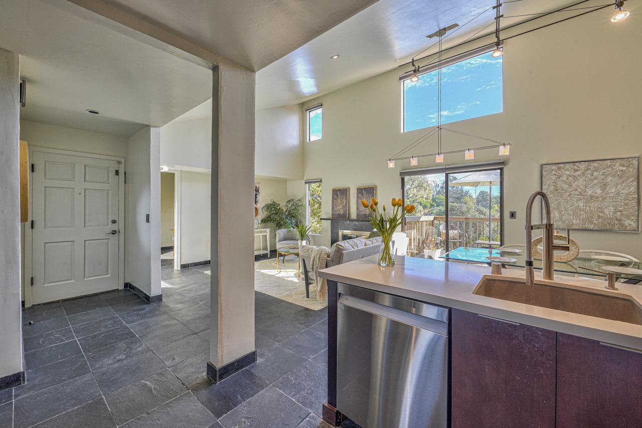 Detail Gallery Image 15 of 43 For 1 Montsalas Dr, Monterey,  CA 93940 - 2 Beds | 2 Baths