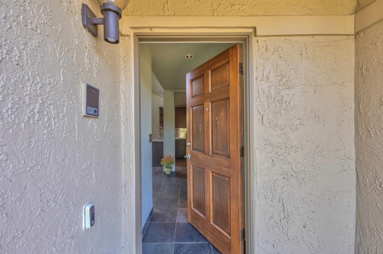 Detail Gallery Image 3 of 43 For 1 Montsalas Dr, Monterey,  CA 93940 - 2 Beds | 2 Baths