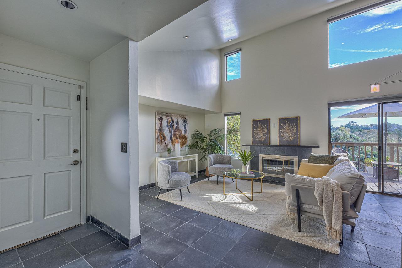 Detail Gallery Image 4 of 43 For 1 Montsalas Dr, Monterey,  CA 93940 - 2 Beds | 2 Baths