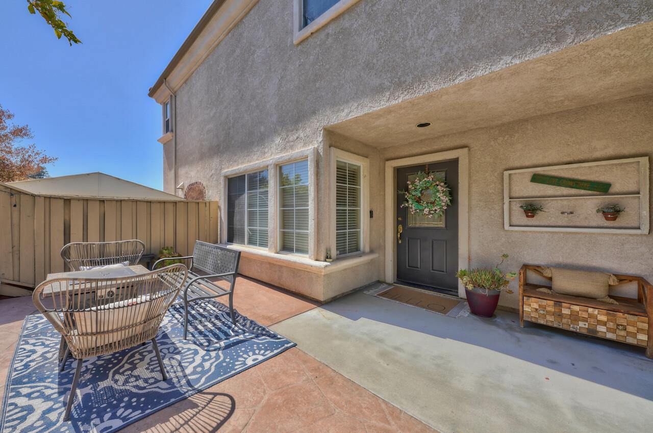 Detail Gallery Image 3 of 28 For 27335 Bavella Way, Salinas,  CA 93908 - 3 Beds | 2/1 Baths