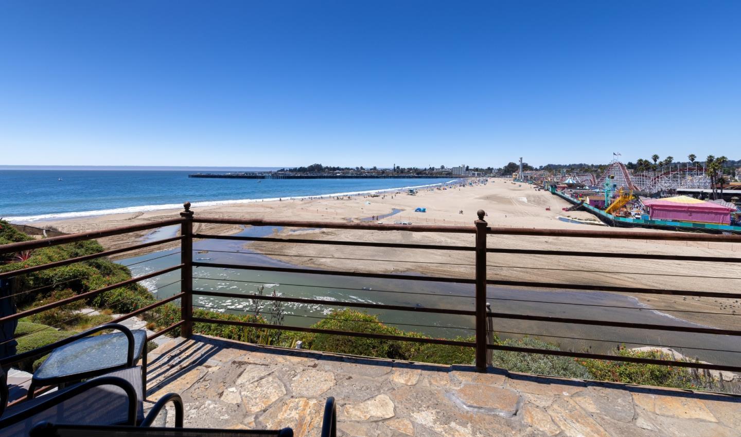1148 E Cliff Dr, Santa Cruz, CA 95062 6 Beds 4 Baths (Expired) ML81904444 MLSL