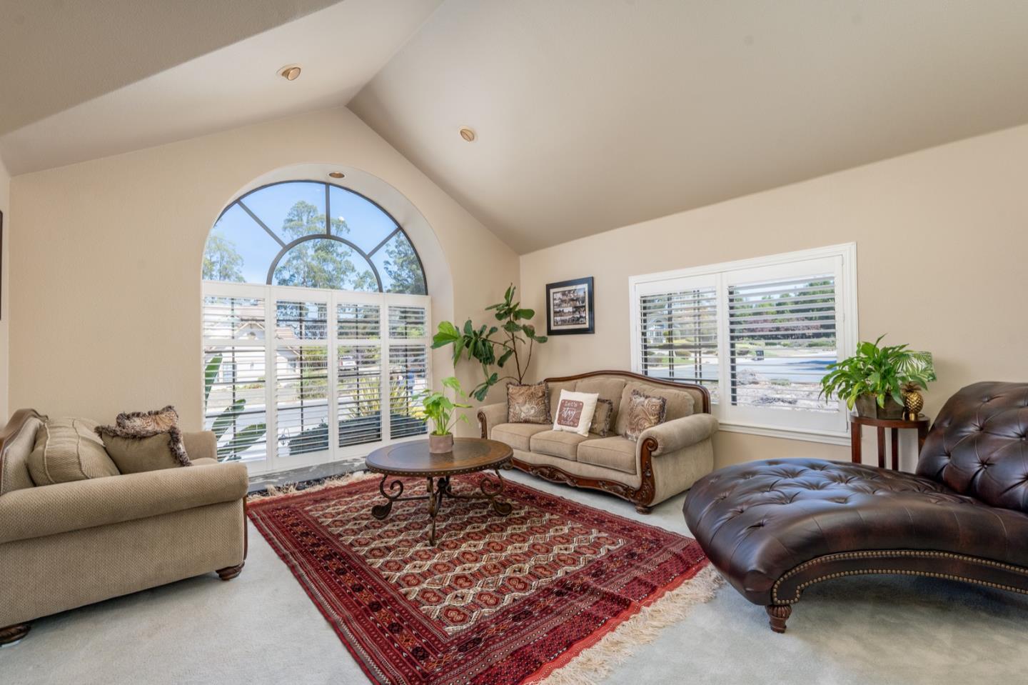 Detail Gallery Image 7 of 37 For 18423 Meadow Ridge Rd, Salinas,  CA 93907 - 3 Beds | 3 Baths
