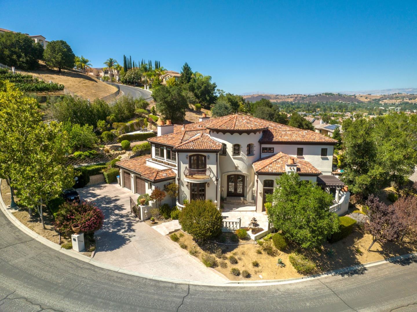 Detail Gallery Image 1 of 1 For 7330 Glenview Dr, San Jose,  CA 95120 - 5 Beds | 4/1 Baths