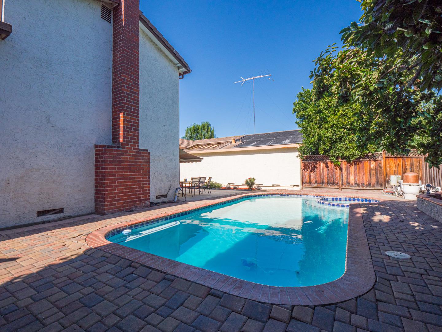 Detail Gallery Image 18 of 57 For 724 Amanda Dr, San Jose,  CA 95136 - 4 Beds | 2 Baths