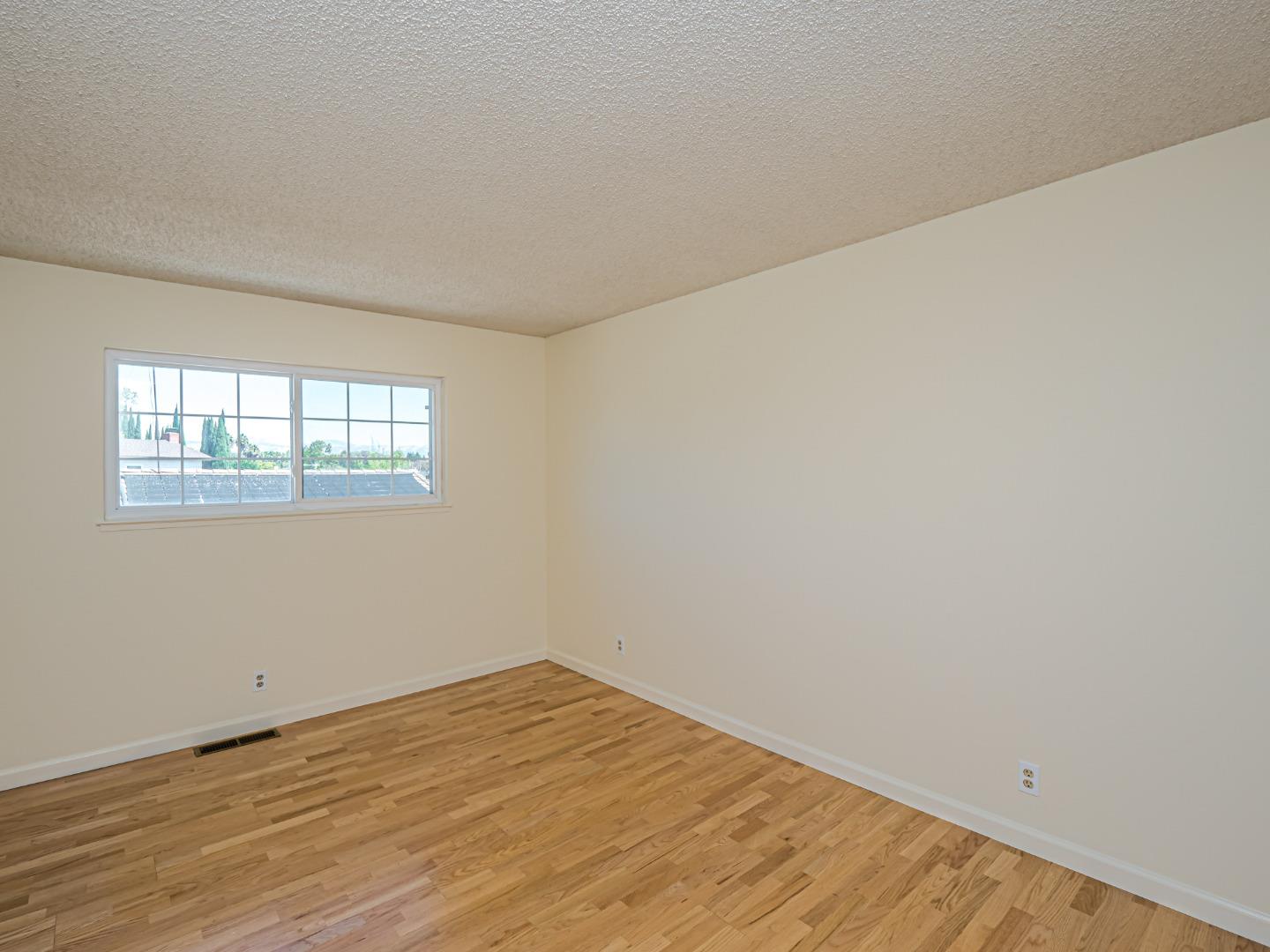 Detail Gallery Image 26 of 57 For 724 Amanda Dr, San Jose,  CA 95136 - 4 Beds | 2 Baths