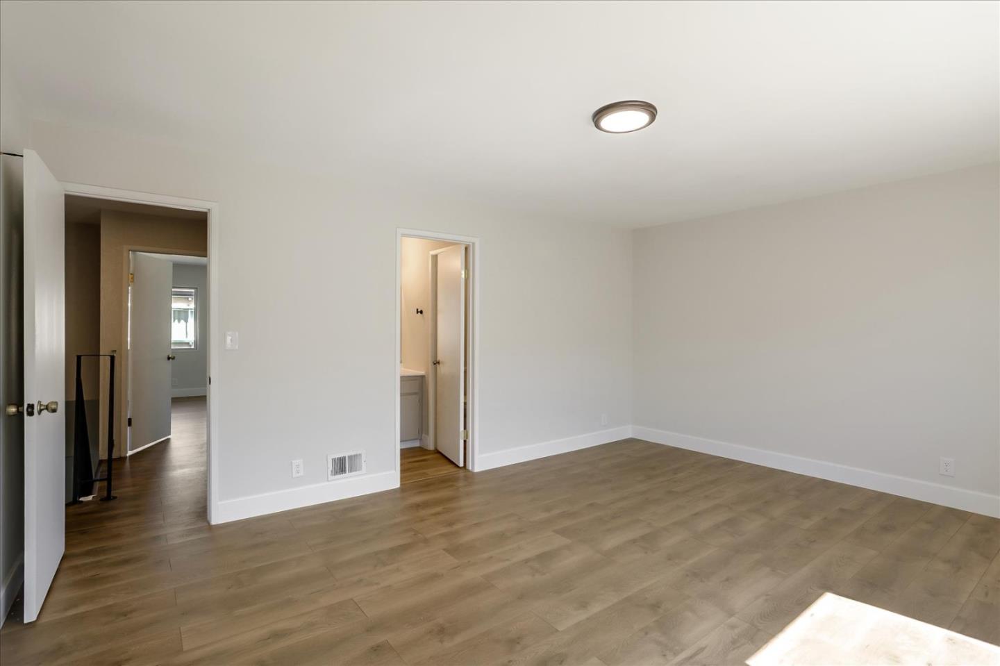Detail Gallery Image 12 of 26 For 1031 Clyde Ave #803,  Santa Clara,  CA 95054 - 2 Beds | 2/1 Baths