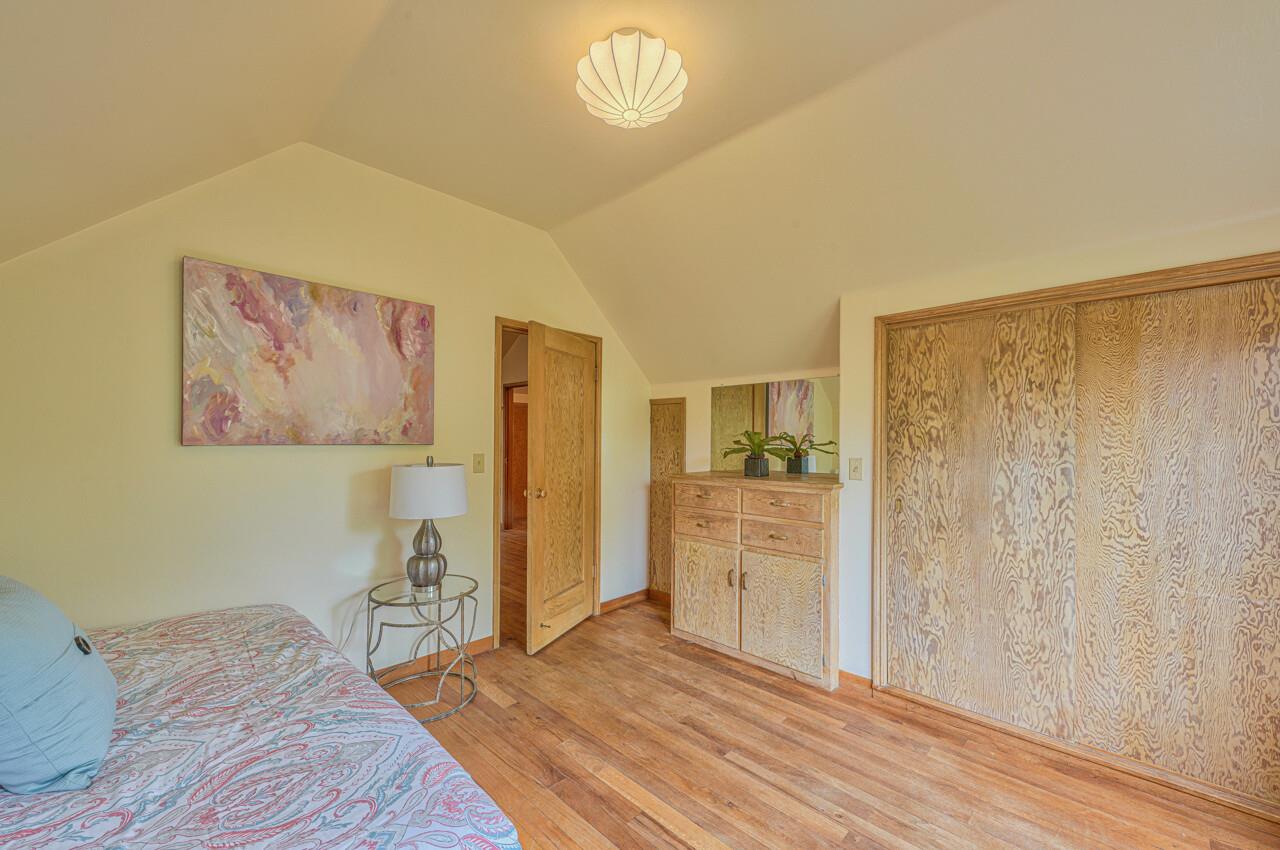 Detail Gallery Image 27 of 37 For 817 Congress Ave, Pacific Grove,  CA 93950 - 5 Beds | 2/1 Baths