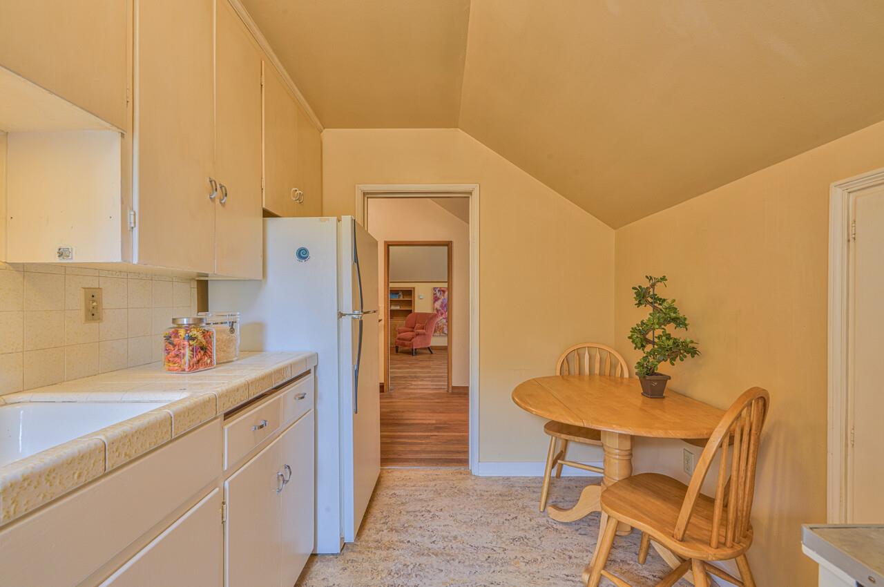 Detail Gallery Image 32 of 37 For 817 Congress Ave, Pacific Grove,  CA 93950 - 5 Beds | 2/1 Baths