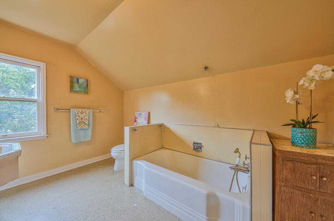 Detail Gallery Image 36 of 37 For 817 Congress Ave, Pacific Grove,  CA 93950 - 5 Beds | 2/1 Baths