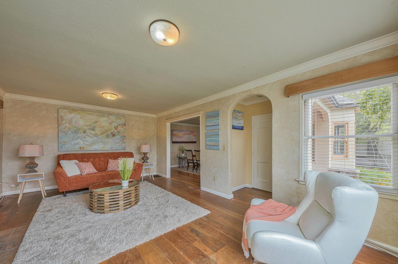 Detail Gallery Image 5 of 37 For 817 Congress Ave, Pacific Grove,  CA 93950 - 5 Beds | 2/1 Baths
