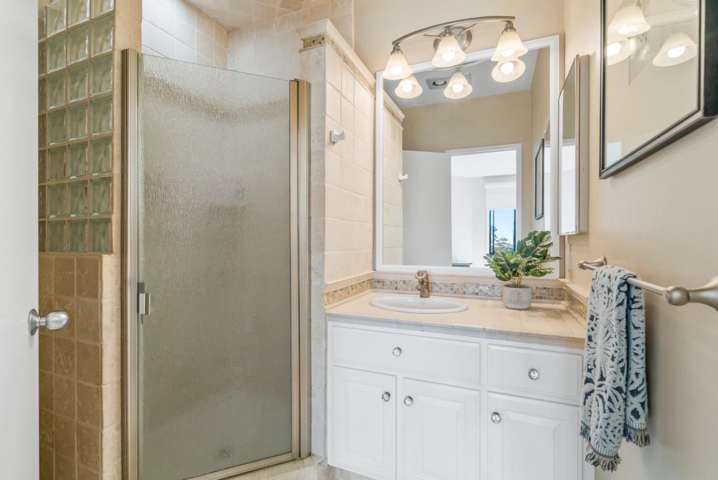 Detail Gallery Image 27 of 44 For 515 2nd St 1a,  Santa Cruz,  CA 95060 - 2 Beds | 2 Baths