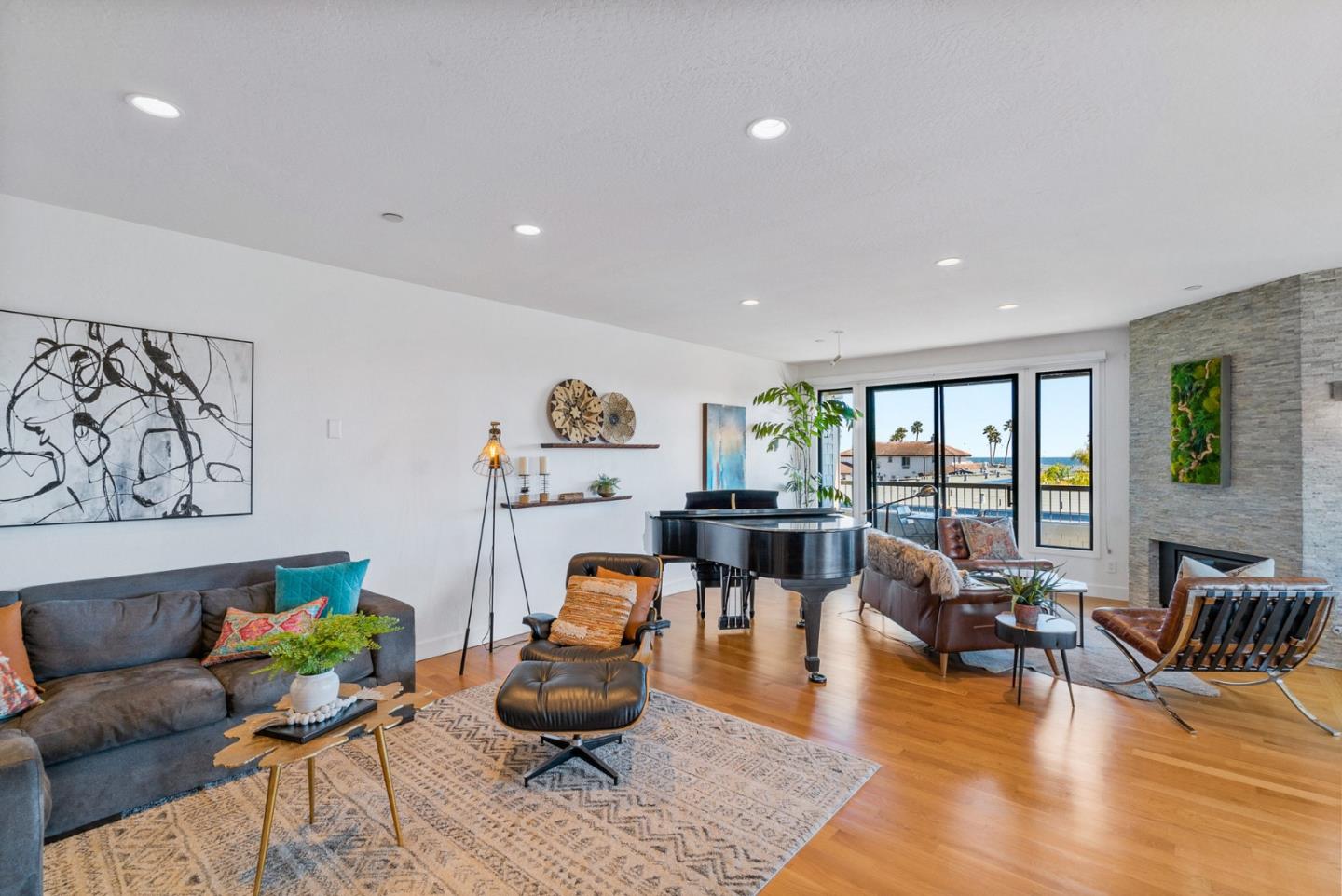 Detail Gallery Image 5 of 44 For 515 2nd St 1a,  Santa Cruz,  CA 95060 - 2 Beds | 2 Baths