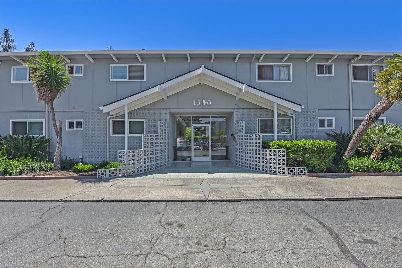 Detail Gallery Image 1 of 1 For 1240 Woodside Rd #23,  Redwood City,  CA 94061 - 2 Beds | 2 Baths