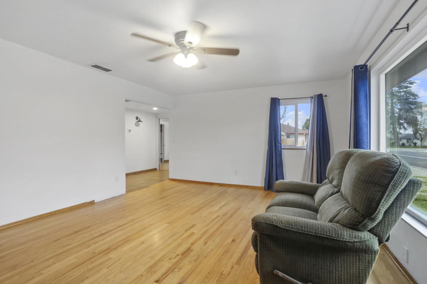 Detail Gallery Image 27 of 44 For 900 S Crescent Ave, Lodi,  CA 95240 - 3 Beds | 2 Baths