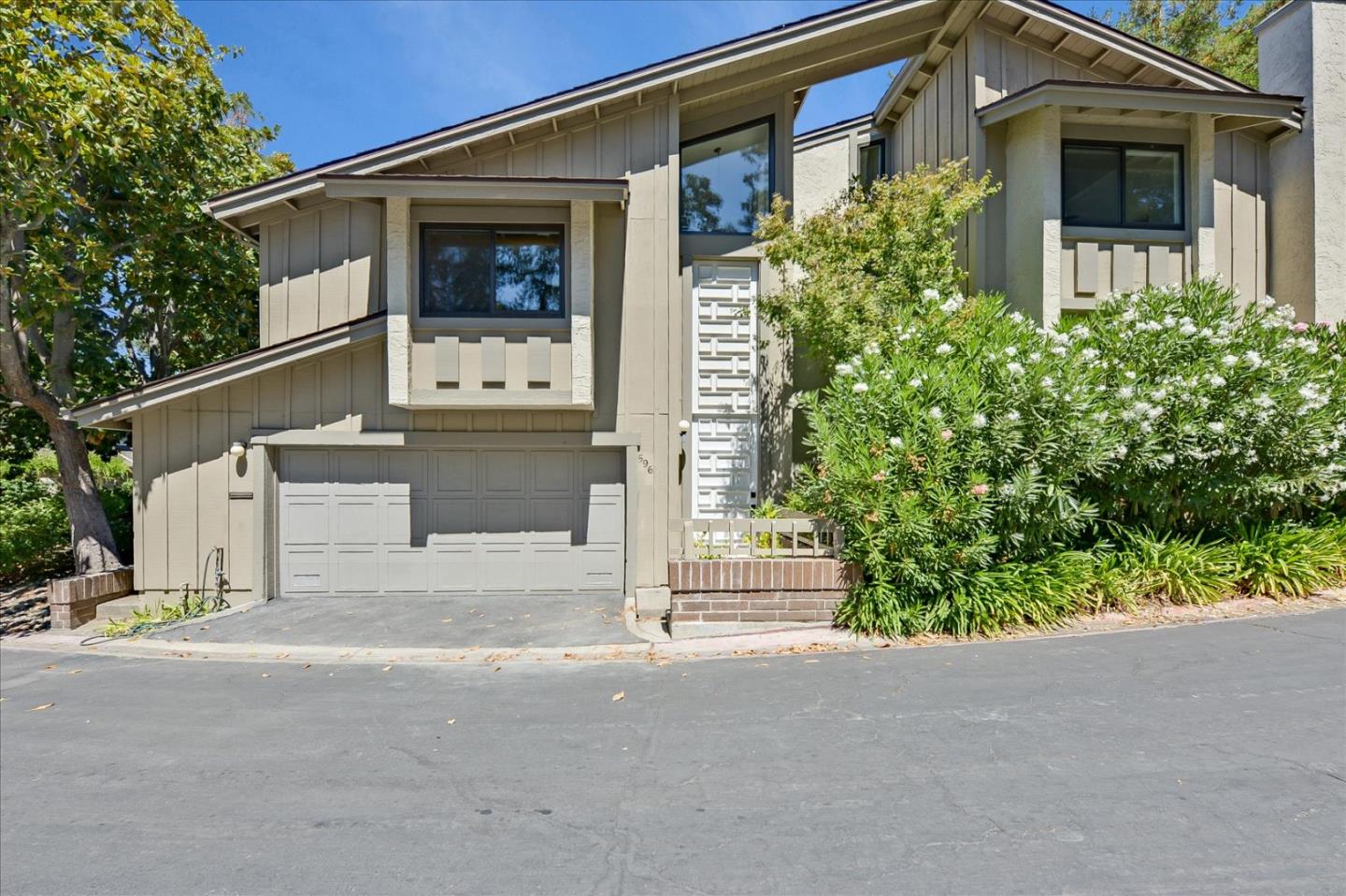 Detail Gallery Image 1 of 1 For 596 Sand Hill Circle, Menlo Park,  CA 94025 - 3 Beds | 2/1 Baths