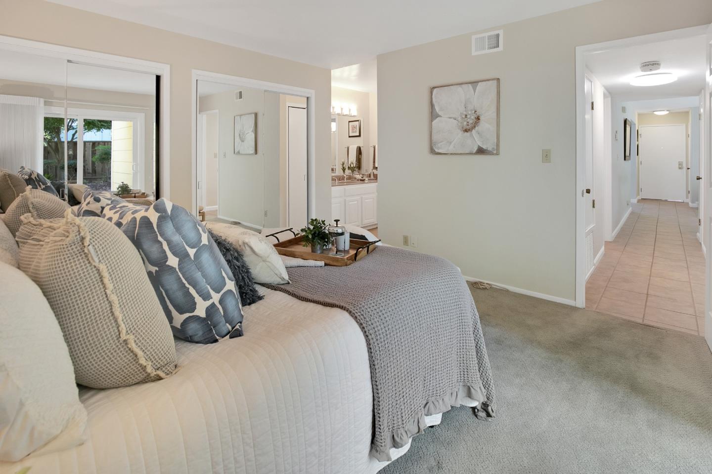 Detail Gallery Image 12 of 23 For 914 Boranda Ave #4,  Mountain View,  CA 94040 - 2 Beds | 1 Baths