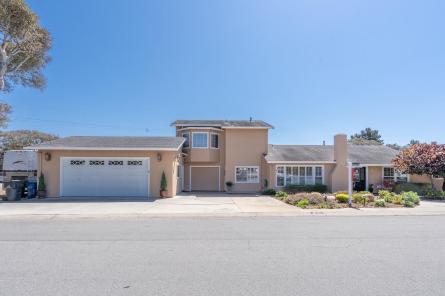 Detail Gallery Image 1 of 1 For 30 Quendale Ave, Del Rey Oaks,  CA 93940 - 3 Beds | 3 Baths