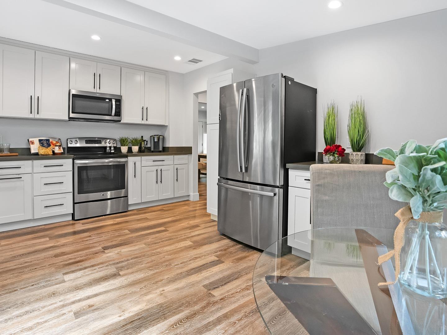 Detail Gallery Image 5 of 28 For 20970 Pawnee Trl, Los Gatos,  CA 95033 - 3 Beds | 2 Baths
