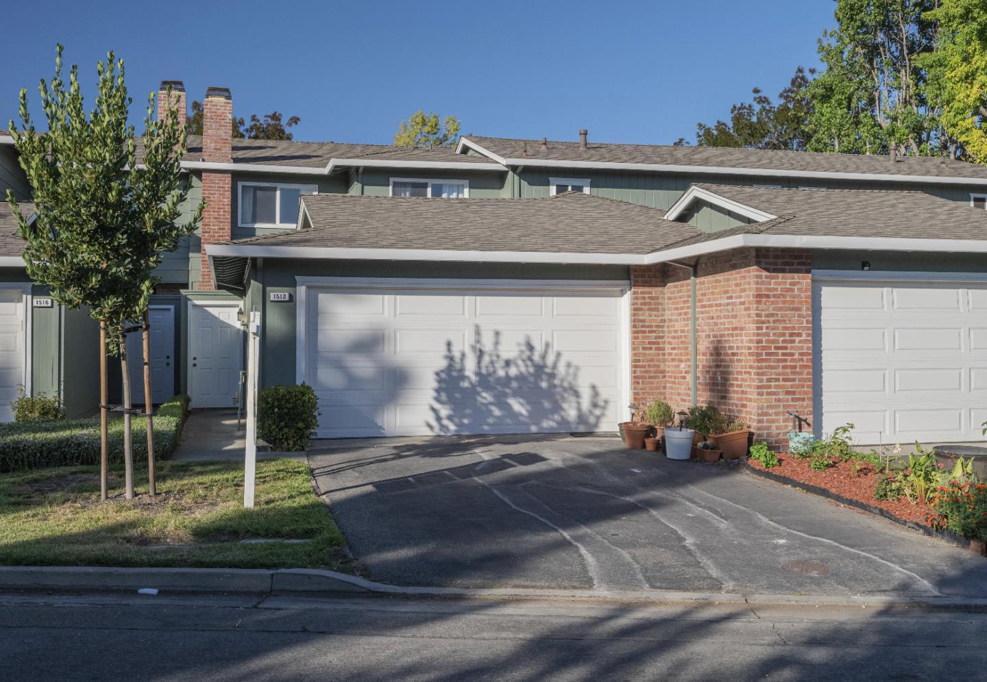 Detail Gallery Image 1 of 1 For 1512 Lilac Ln, Mountain View,  CA 94043 - 4 Beds | 2/1 Baths