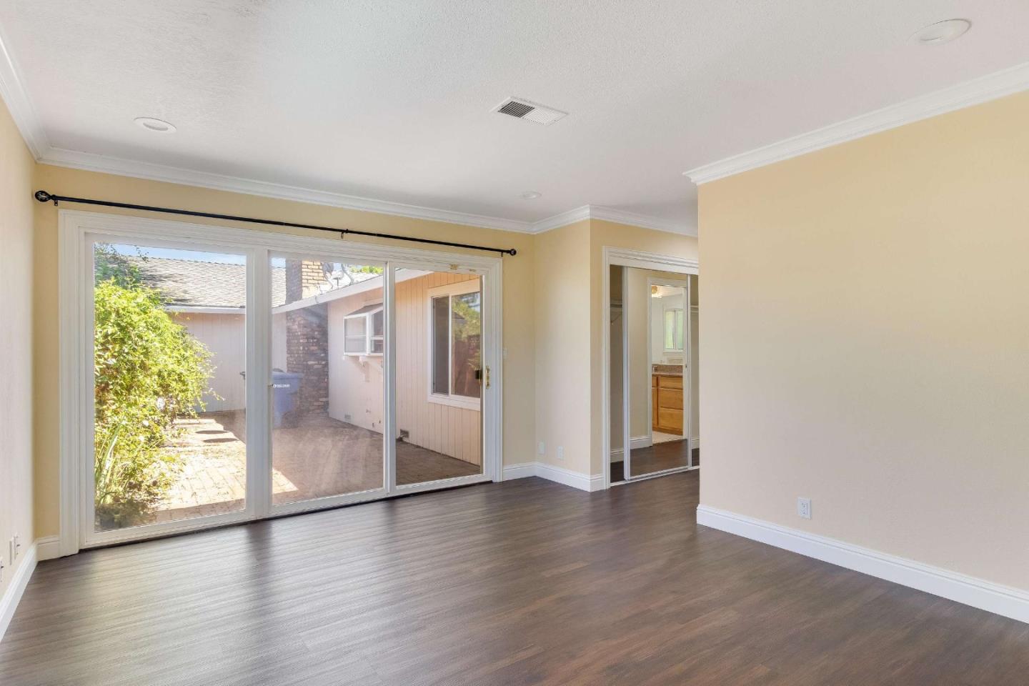 Detail Gallery Image 16 of 37 For 13946 Trinity Ct, Saratoga,  CA 95070 - 5 Beds | 2/1 Baths