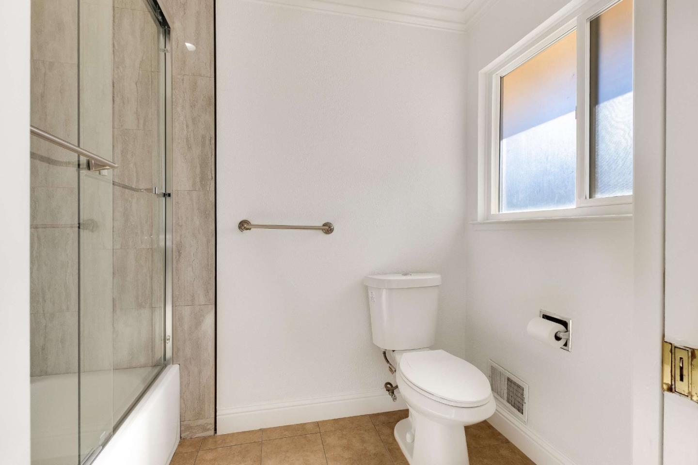 Detail Gallery Image 27 of 37 For 13946 Trinity Ct, Saratoga,  CA 95070 - 5 Beds | 2/1 Baths
