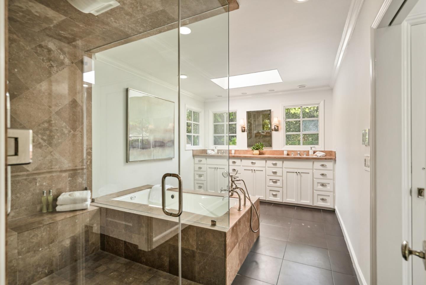 Detail Gallery Image 22 of 52 For 76 Catalpa Dr, Atherton,  CA 94027 - 5 Beds | 5/2 Baths