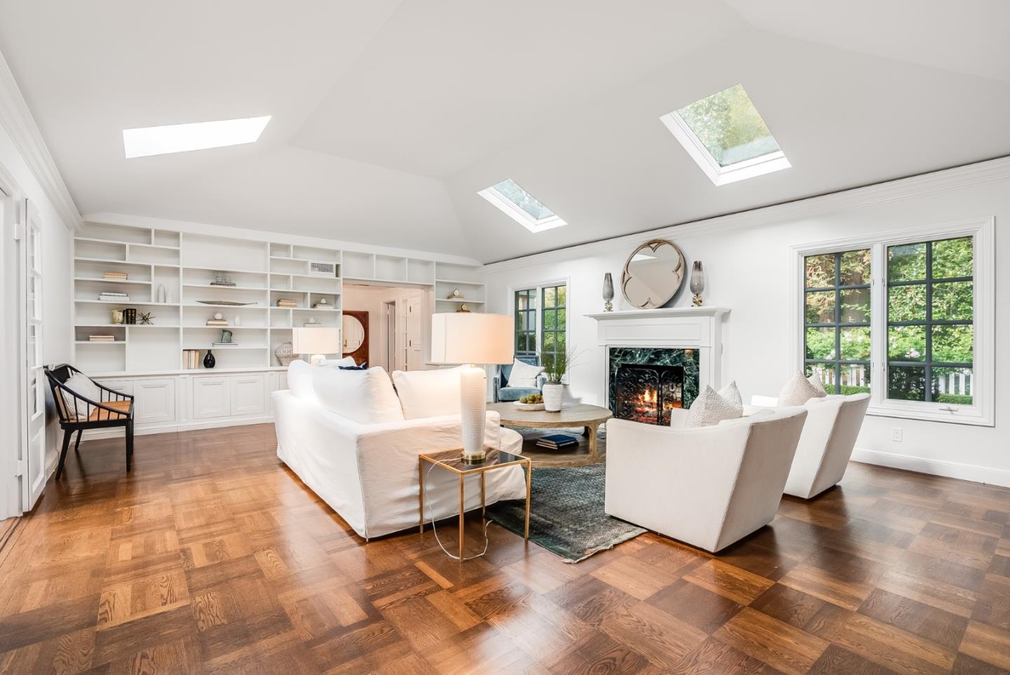 Detail Gallery Image 8 of 52 For 76 Catalpa Dr, Atherton,  CA 94027 - 5 Beds | 5/2 Baths