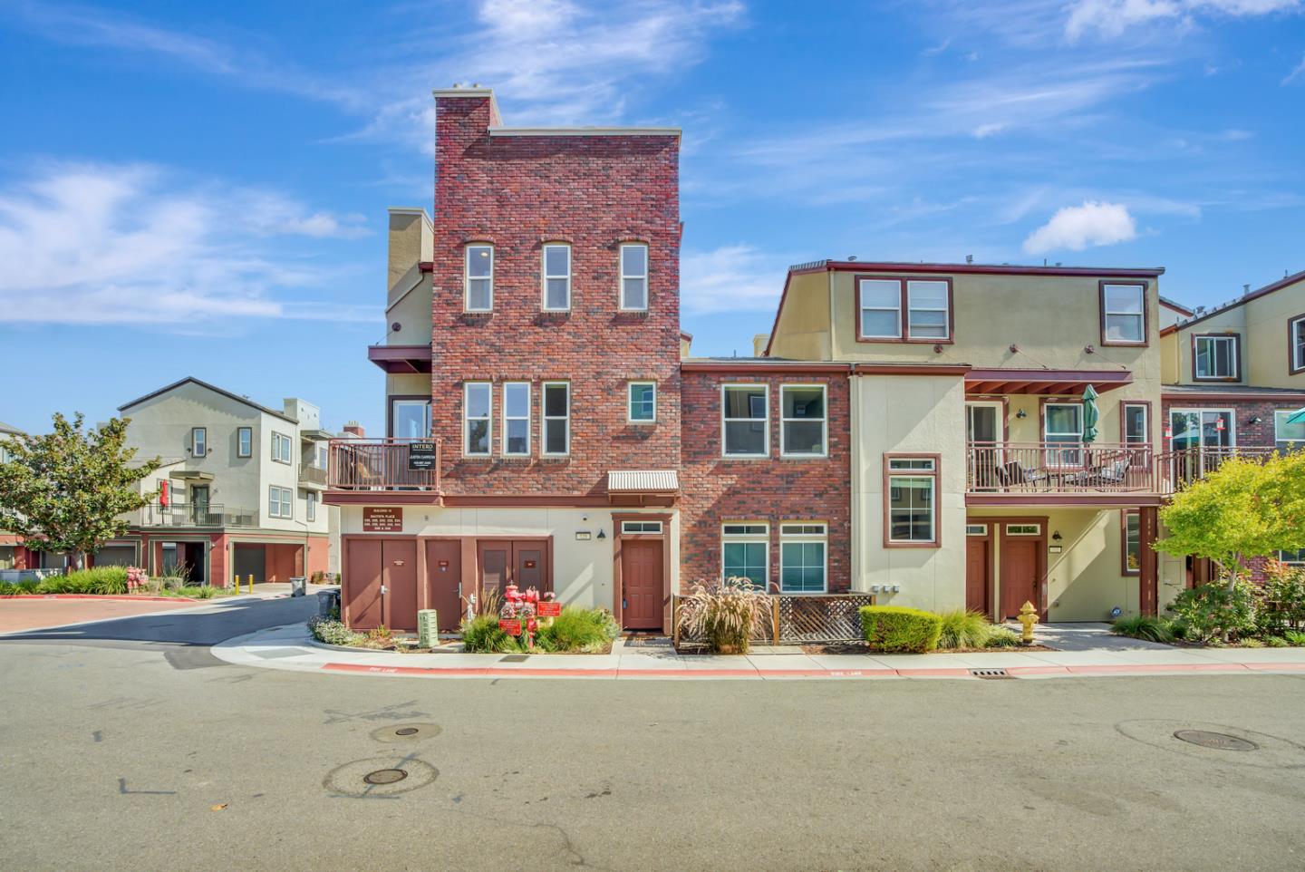 Detail Gallery Image 1 of 1 For 328 Bautista Pl, San Jose,  CA 95126 - 3 Beds | 2/1 Baths