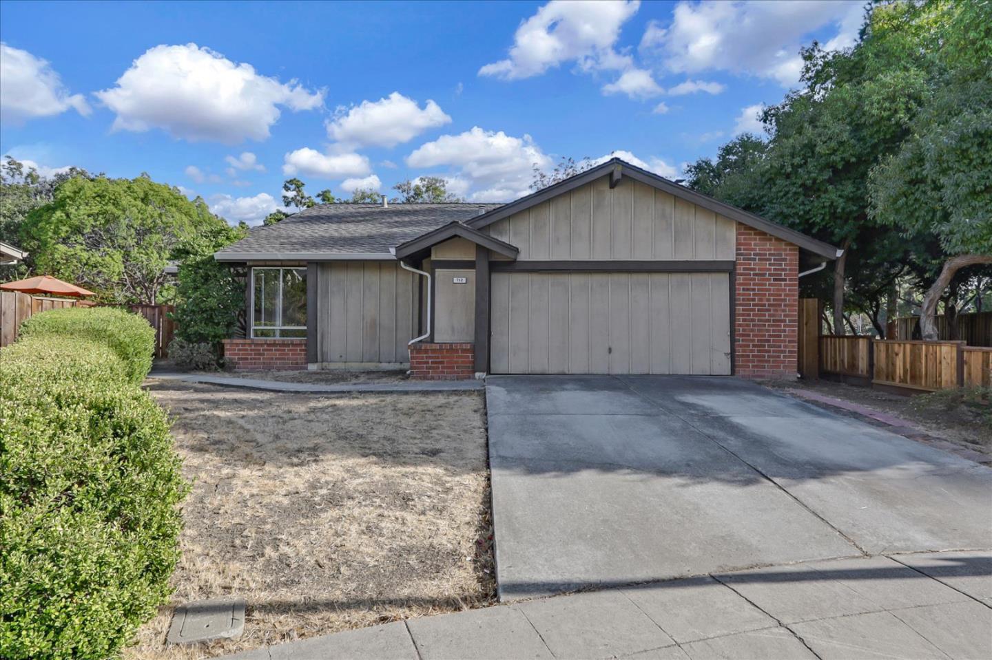 Detail Gallery Image 1 of 1 For 712 Carlsbad St, Milpitas,  CA 95035 - 3 Beds | 2 Baths