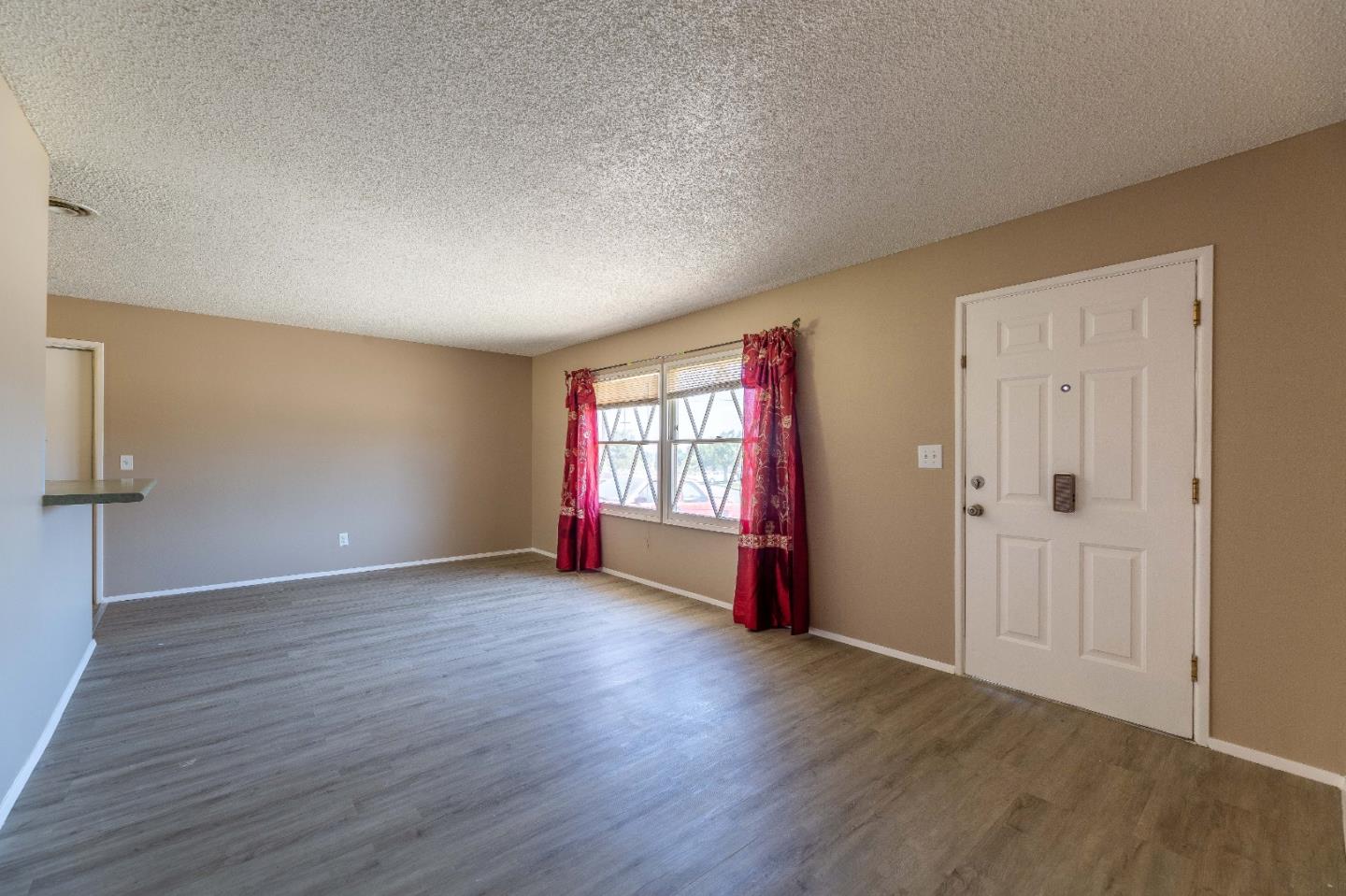 Detail Gallery Image 5 of 24 For 45051 Crown Ave, King City,  CA 93930 - 3 Beds | 2 Baths
