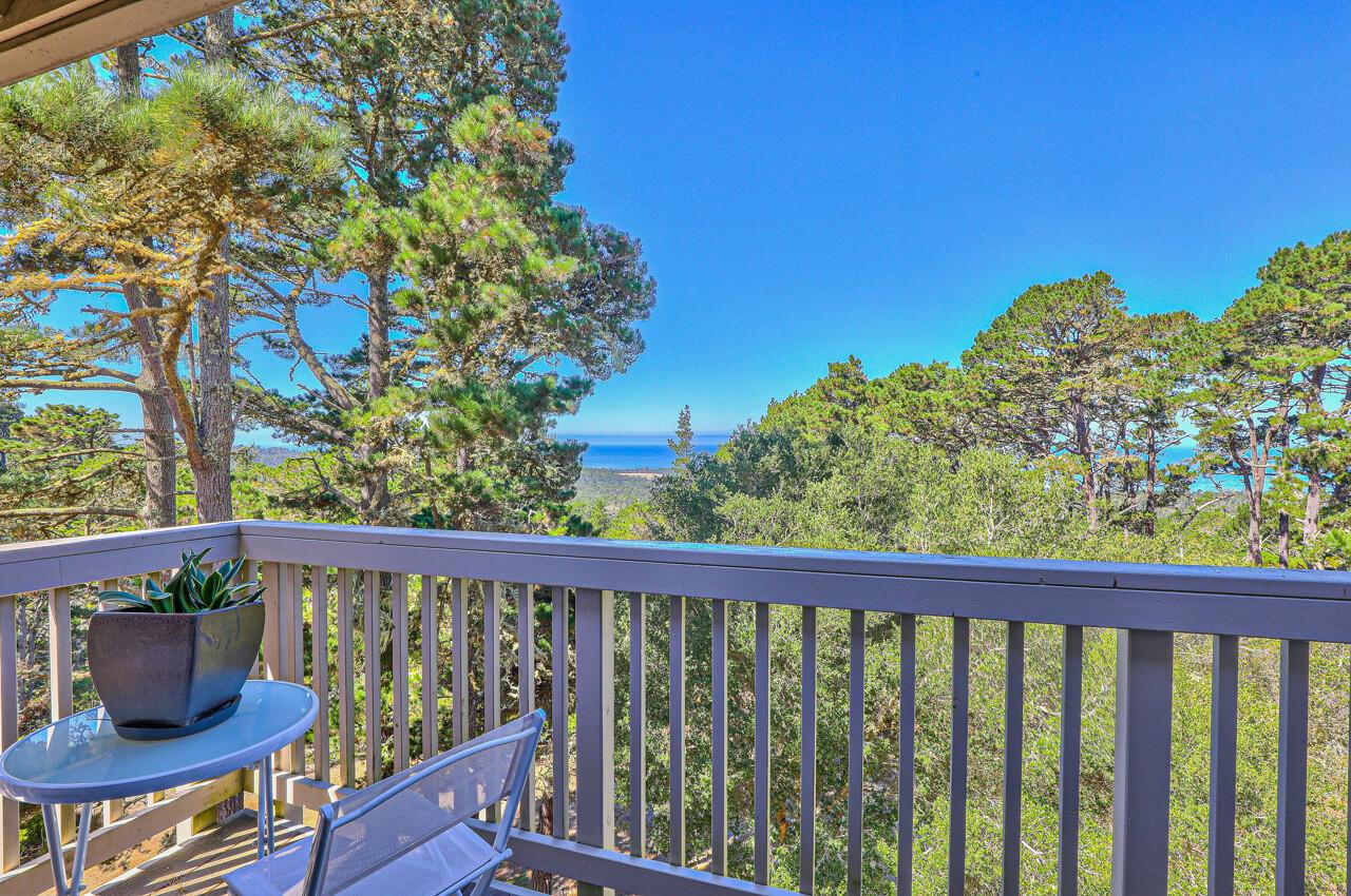 Detail Gallery Image 1 of 1 For 250 Forest Ridge Rd #48,  Monterey,  CA 93940 - 2 Beds | 1 Baths