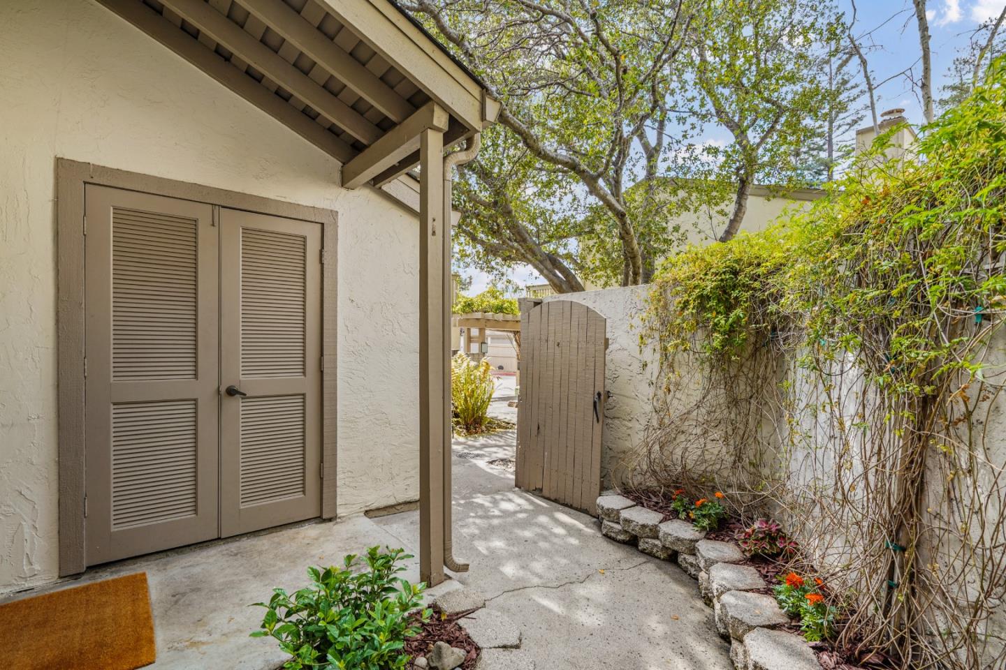 Detail Gallery Image 1 of 1 For 19224 Vineyard Ln, Saratoga,  CA 95070 - 2 Beds | 1/1 Baths