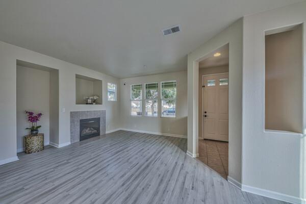 Detail Gallery Image 3 of 30 For 233 Legacy Dr, King City,  CA 93930 - 4 Beds | 2/1 Baths