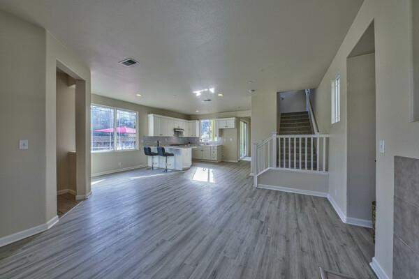 Detail Gallery Image 5 of 30 For 233 Legacy Dr, King City,  CA 93930 - 4 Beds | 2/1 Baths
