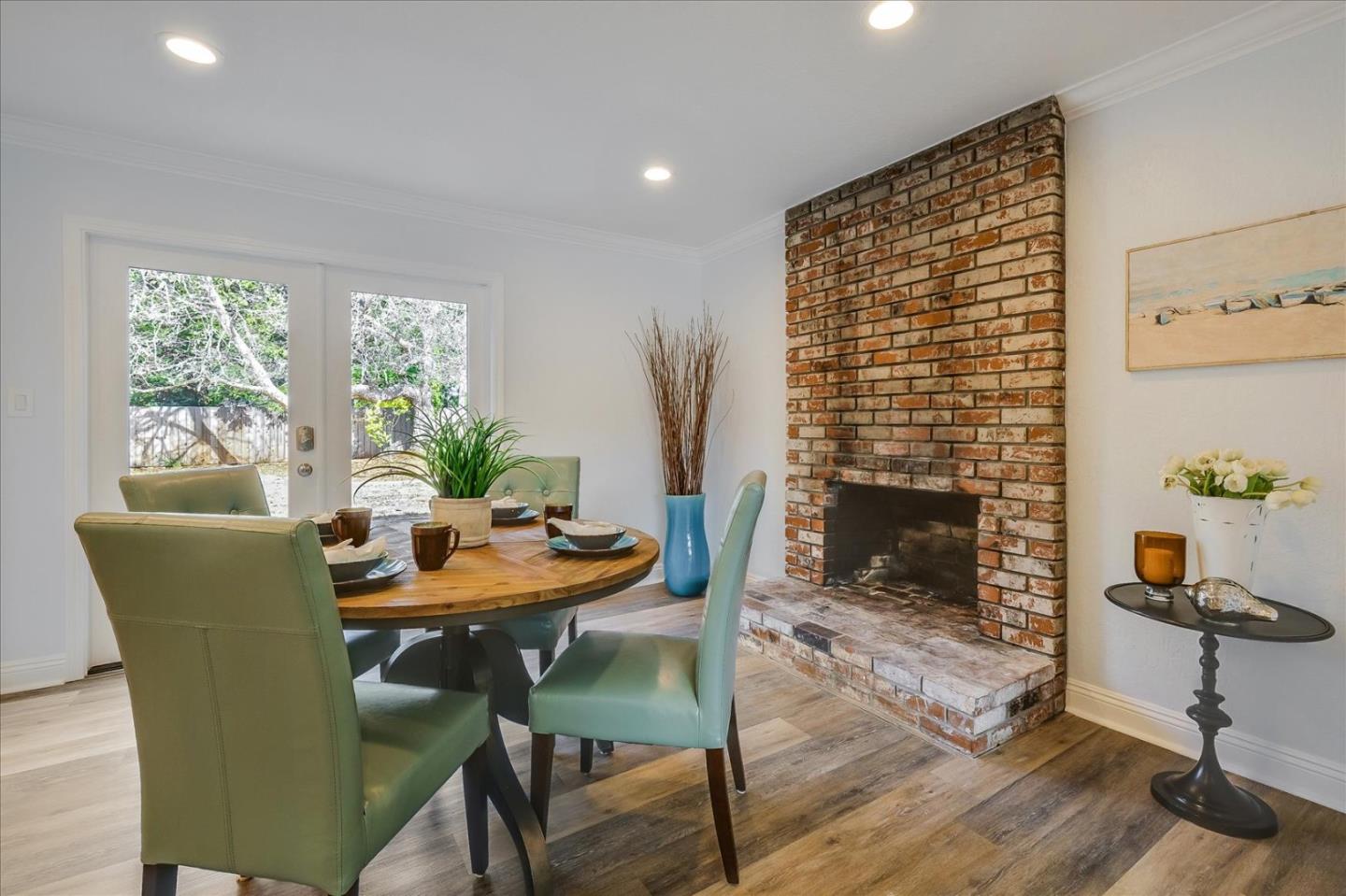 Detail Gallery Image 12 of 40 For 621 Monterey Ave, Capitola,  CA 95010 - 6 Beds | 2/1 Baths