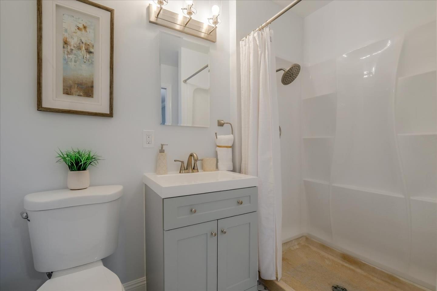 Detail Gallery Image 32 of 40 For 621 Monterey Ave, Capitola,  CA 95010 - 6 Beds | 2/1 Baths