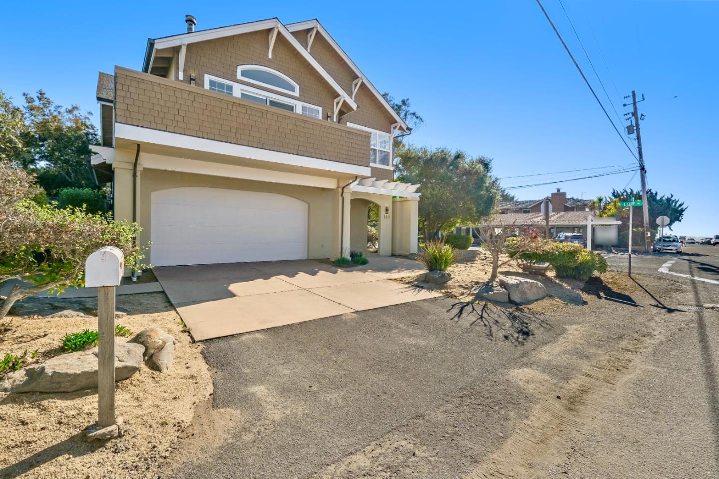 Detail Gallery Image 4 of 61 For 180 26th Ave, Santa Cruz,  CA 95062 - 3 Beds | 2/1 Baths