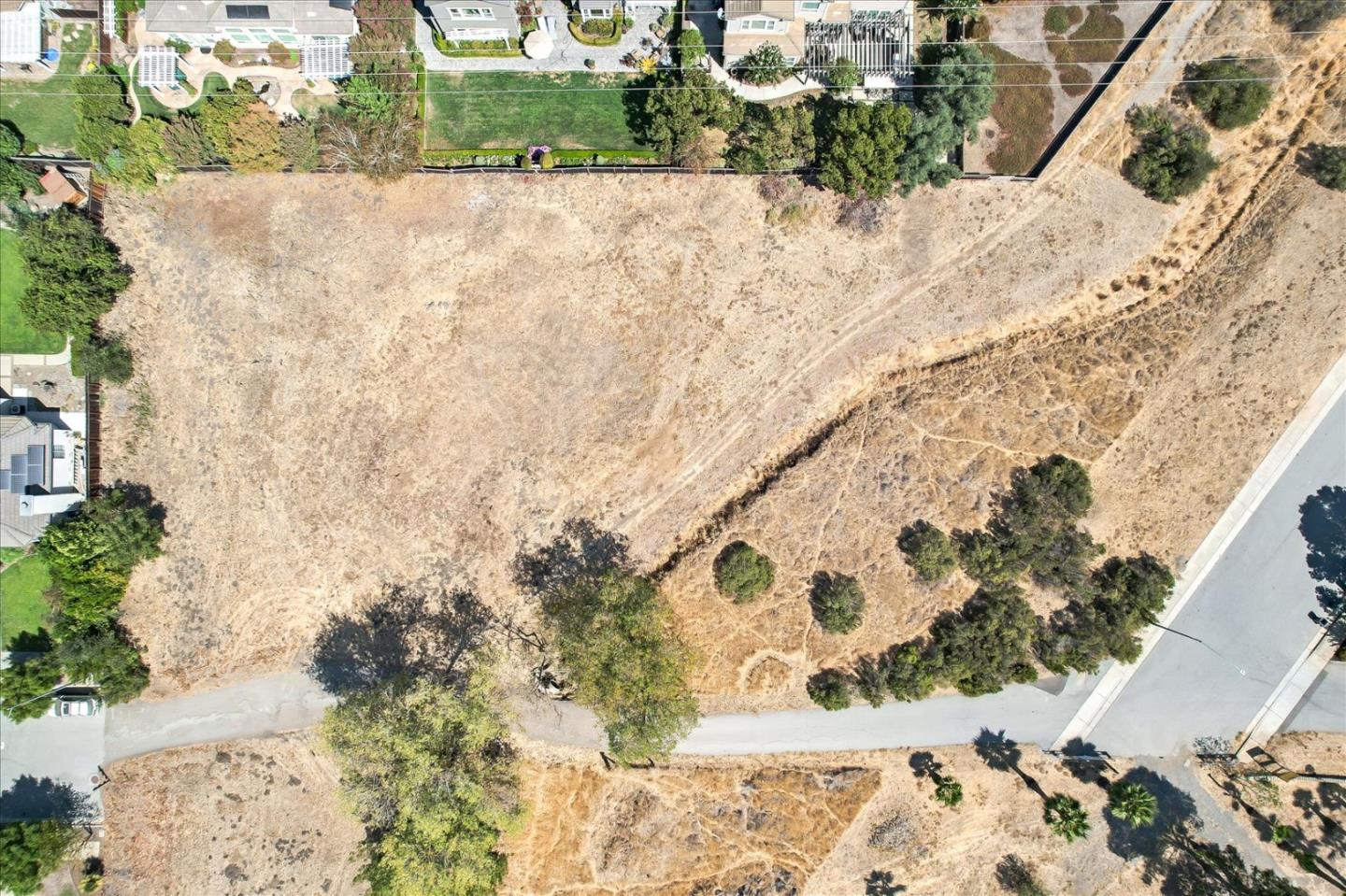 Detail Gallery Image 11 of 39 For 18200 Christeph Dr, Morgan Hill,  CA 95037 - – Beds | – Baths