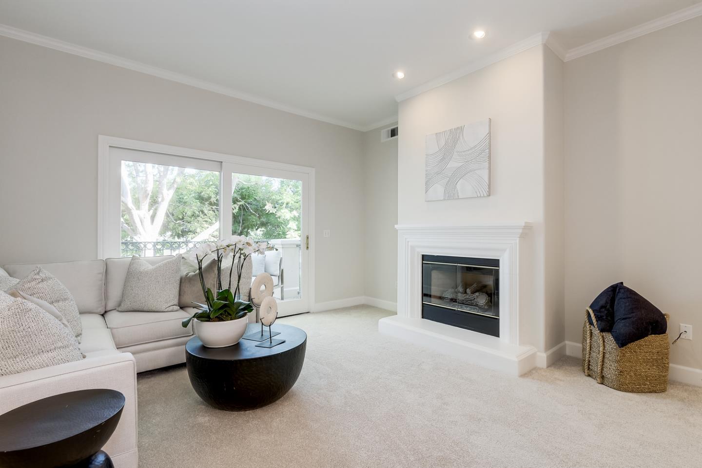 Detail Gallery Image 1 of 1 For 1 W Edith Ave #D223,  Los Altos,  CA 94022 - 1 Beds | 2 Baths