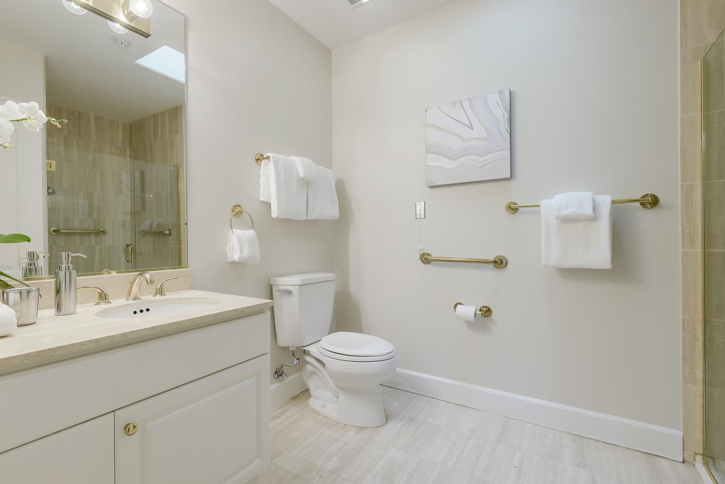 Detail Gallery Image 13 of 24 For 1 W Edith Ave #D223,  Los Altos,  CA 94022 - 1 Beds | 2 Baths