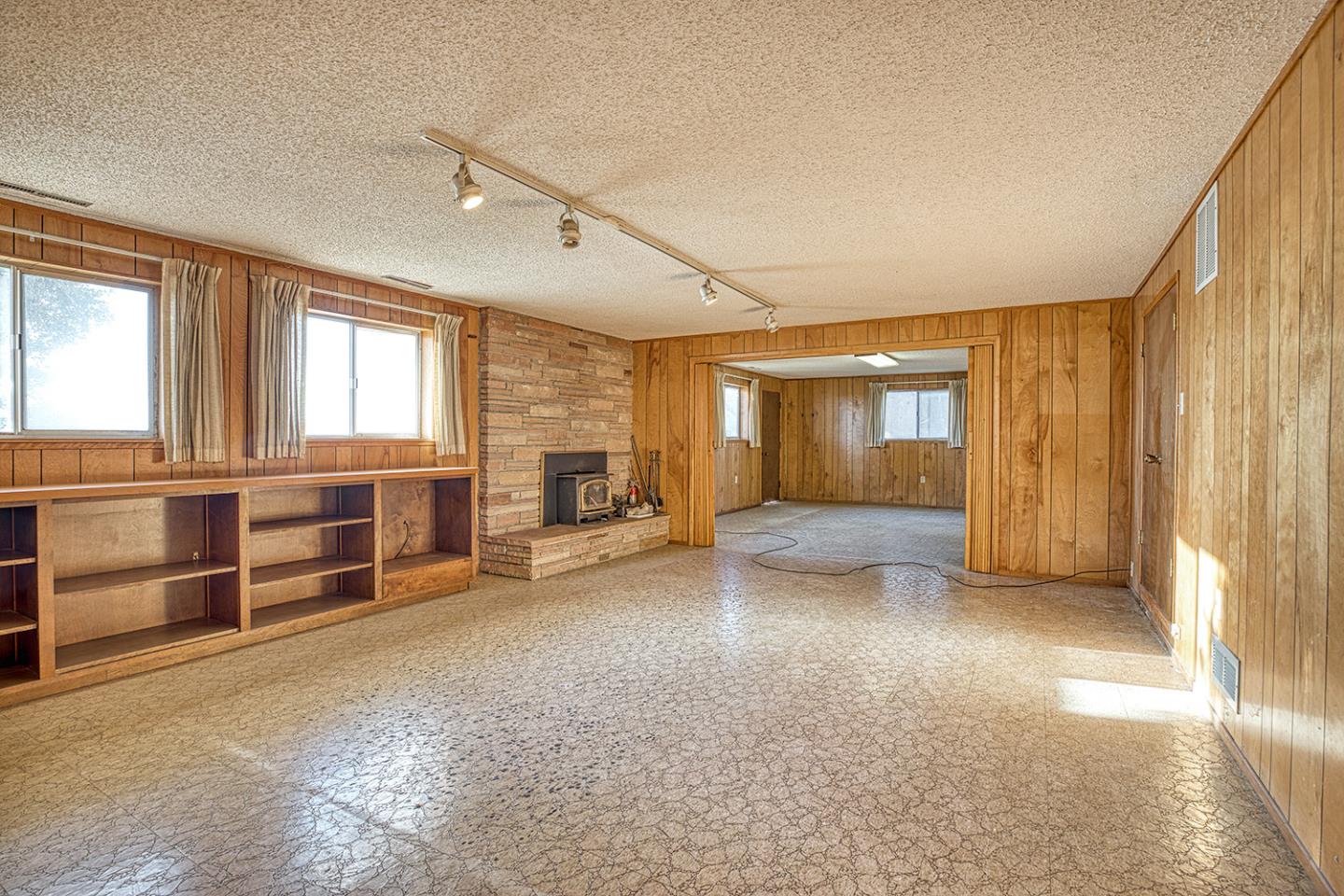 Detail Gallery Image 23 of 52 For 21 Lilly Way, Watsonville,  CA 95076 - 6 Beds | 4 Baths