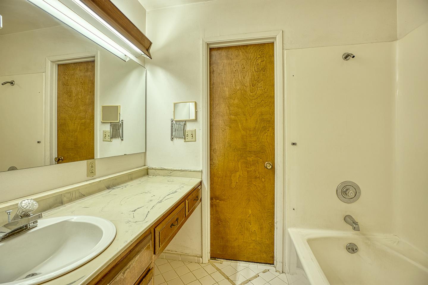 Detail Gallery Image 31 of 52 For 21 Lilly Way, Watsonville,  CA 95076 - 6 Beds | 4 Baths