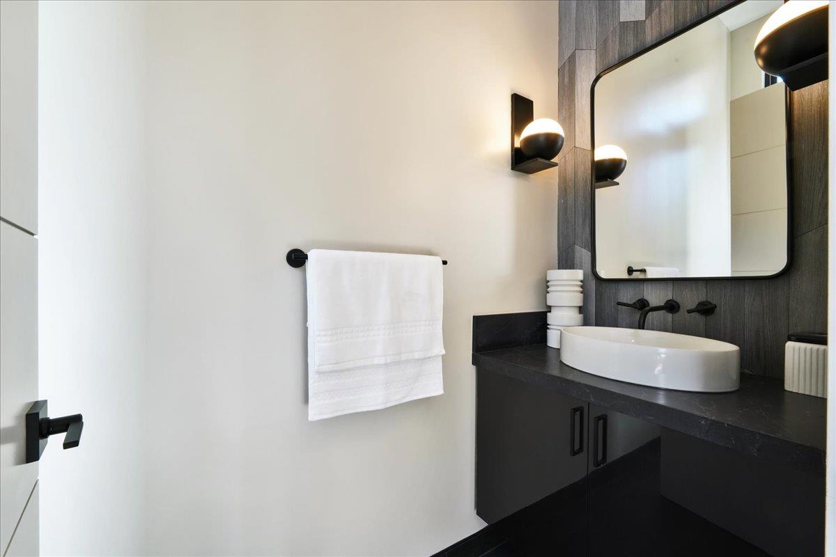 Detail Gallery Image 21 of 71 For 931 Loraine Ave, Los Altos,  CA 94024 - 4 Beds | 3/1 Baths
