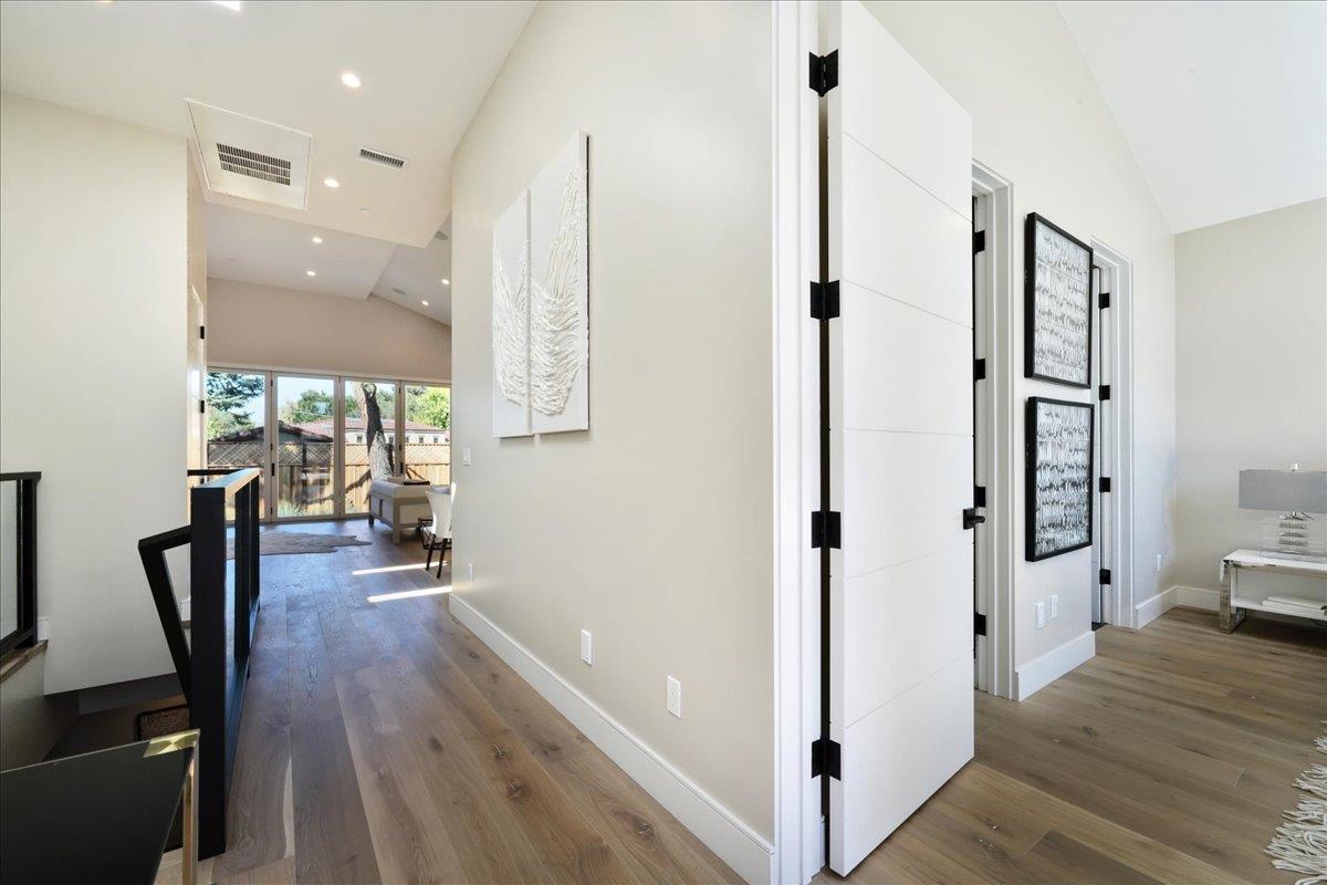 Detail Gallery Image 22 of 71 For 931 Loraine Ave, Los Altos,  CA 94024 - 4 Beds | 3/1 Baths