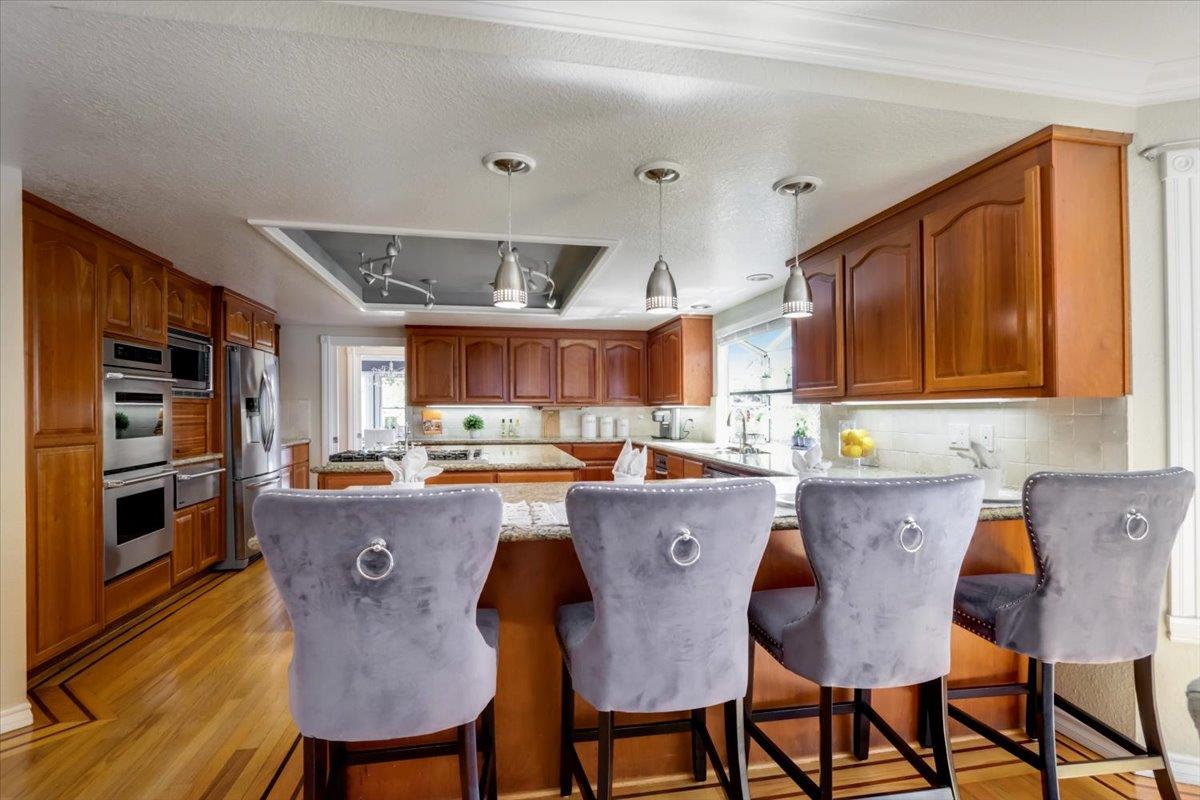Detail Gallery Image 10 of 93 For 1245 Day Rd, Gilroy,  CA 95020 - 4 Beds | 4 Baths